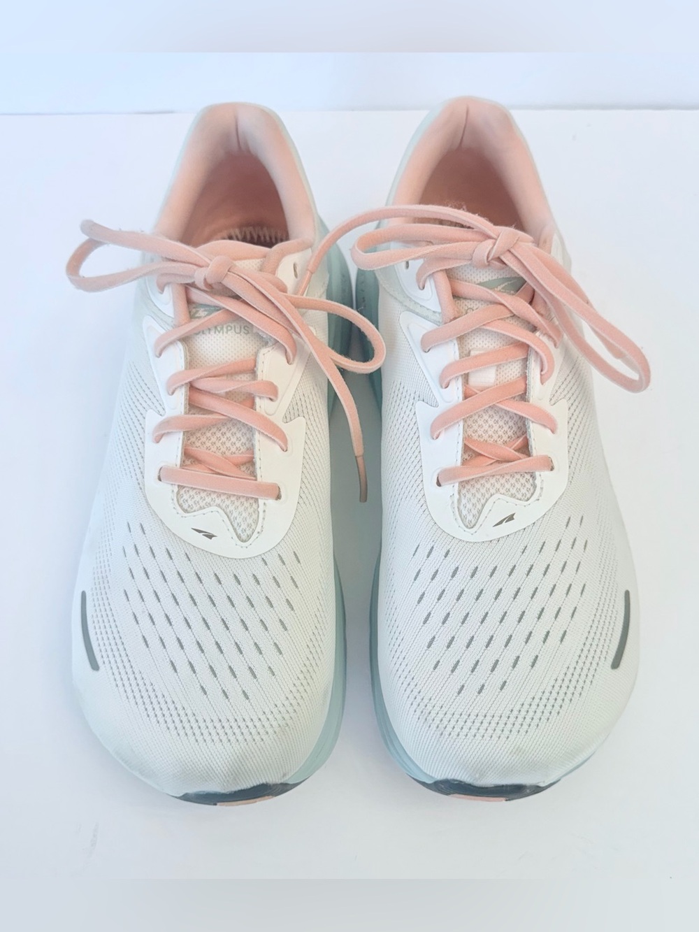Altra VIA Olympus 2 Road Running Shoes in a White/Light Blue, size 10 - Picture 5 of 9